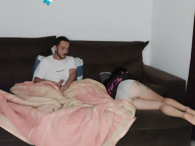 Hot Stepmother Shares Sofa with Stepson While Husband Is Traveling (Casalpimenta)
