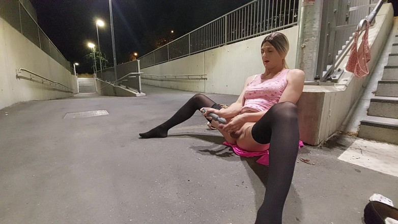 sweetfeet29: होल्ड-अप और चरमसुख में रात में