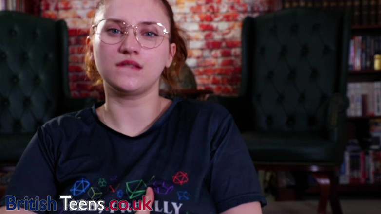 British Teens: Gadis culur yoga dientot sama mesin seks