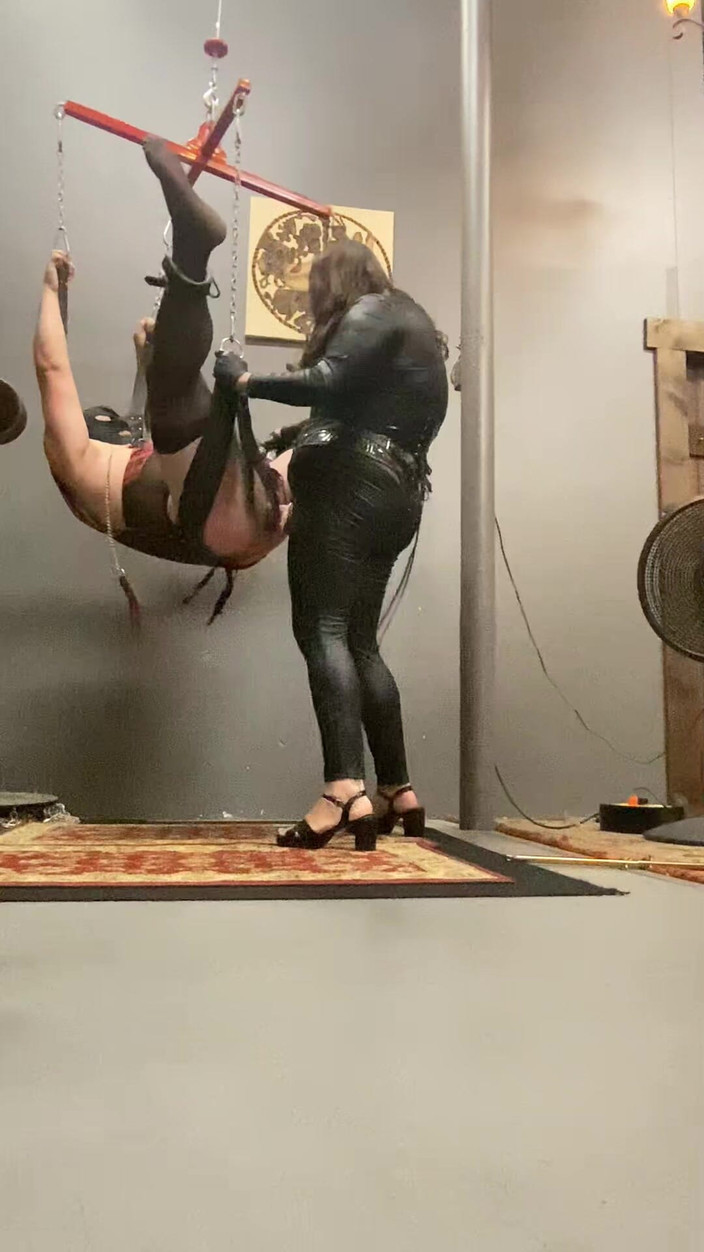 Mistress Scarlet Kiss: Сисси Handsfree преждевременно кончает в поясе целомудрия во время траха страпоном, и я унижаю его