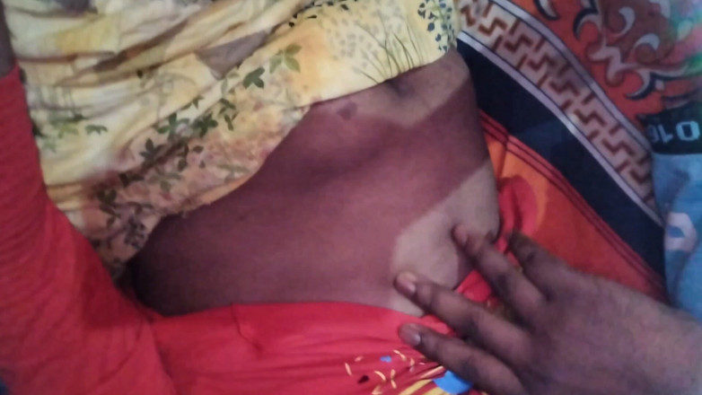 Deshi women: Jag tyckte om sex med min styvsyster medan de var...