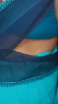 Indiana tia Saree mudando de vídeo pornô