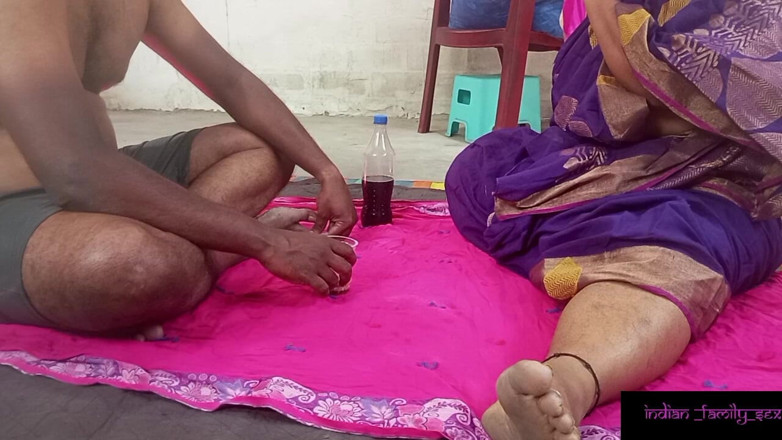 Indian IFS: Stiefmutter verführt stiefsohn beim trinken