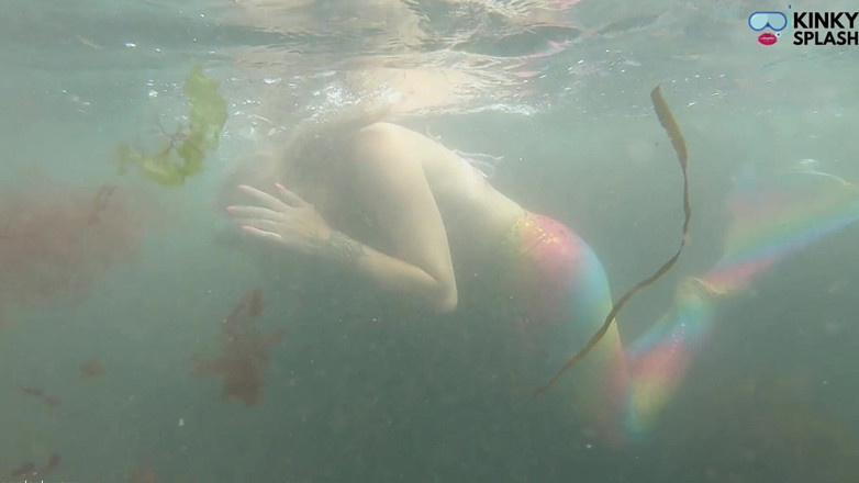 UKCuteGirl Lucy Lauren: Meerjungfrau entdeckt! Nasse begegnung in Lost Cove