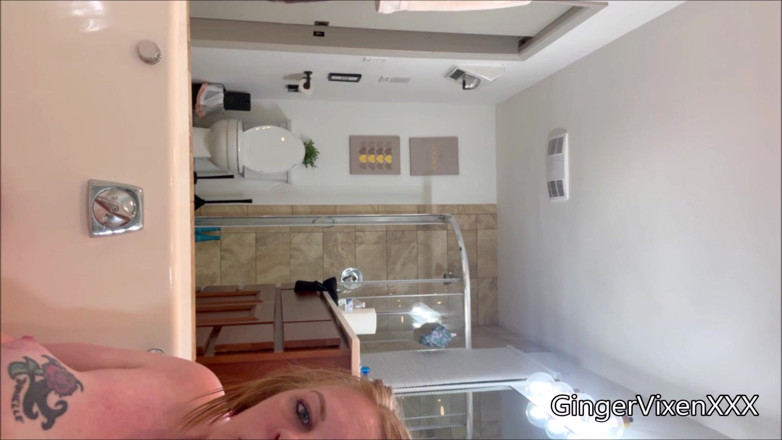 GingerVixen.XXX: Sessione subdosa in vasca idromassaggio