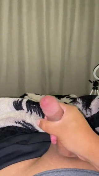 Dylan Ford: Brazilian twink loves to cum before going to bed | Dylan...