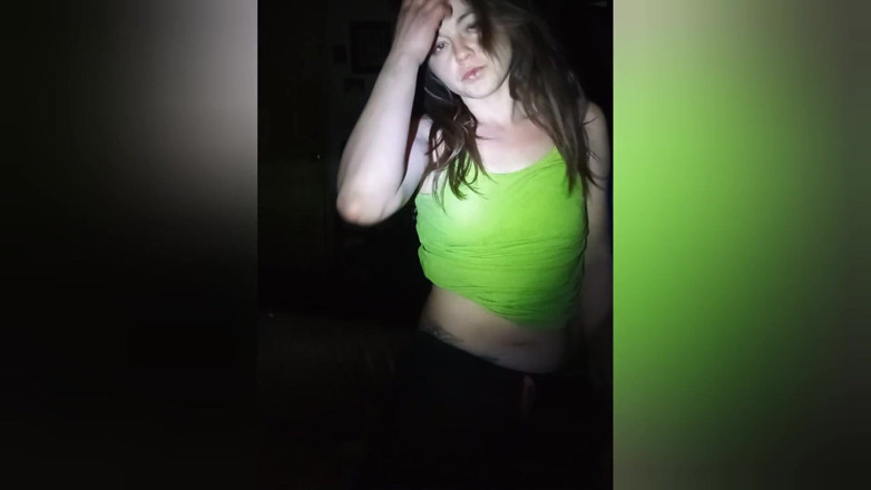 Freakshowsuckerr: Vermoeide tiener verlicht de spanning