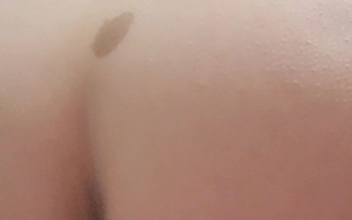 Mommy big hairy pussy: Mogen MILf sätter dildo i hennes vagina