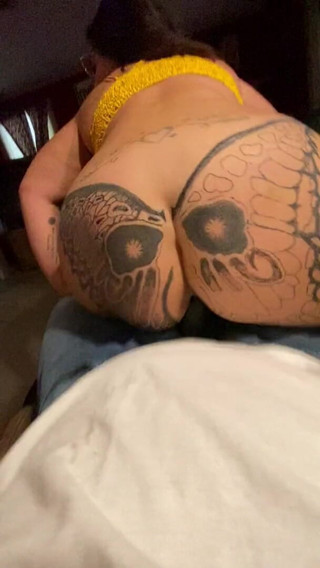 MzKiTTy91: Pawg milf riding 10 inch bbc