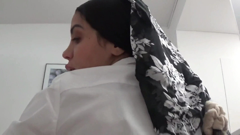Amateur Homemade Porn: 购物后操我的饥渴阿拉伯继母