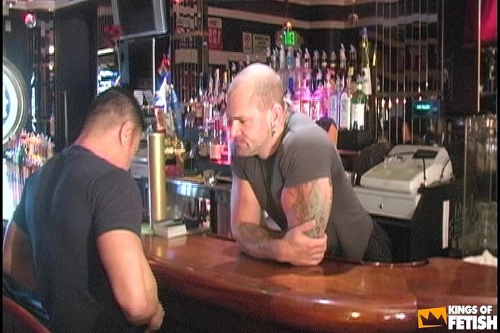 Gay Diaries: Homem musculoso com pau perfurado destrói um cara asiático com...