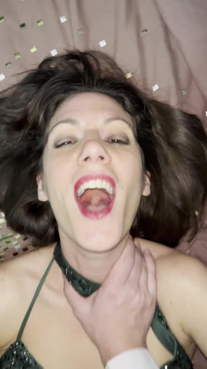 Lety Howl: (your POV) I Fuck You Secretly for the New Year's...