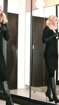 JOI hry ve Spandex Catsuit