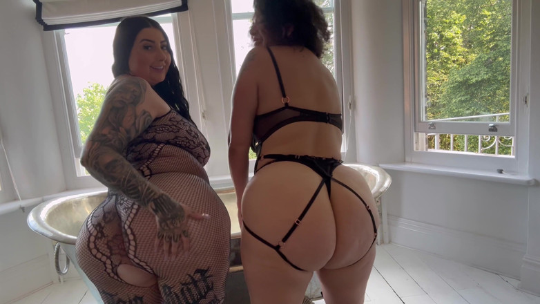 Thiccvision: Englische PAWG gegen latina mit dickem hintern