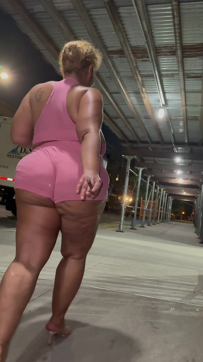 PutiLing: Leg Tease - Big Ass Worship - Latina BBW Puerto Rican Big...