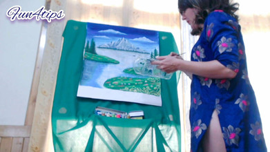 Bolly Karma: Pertunjukan webcam cewek-cewek melobek gaun ini.