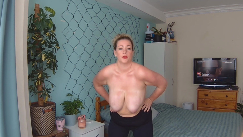 Sasha Curves: Des seins tardifs se font punir