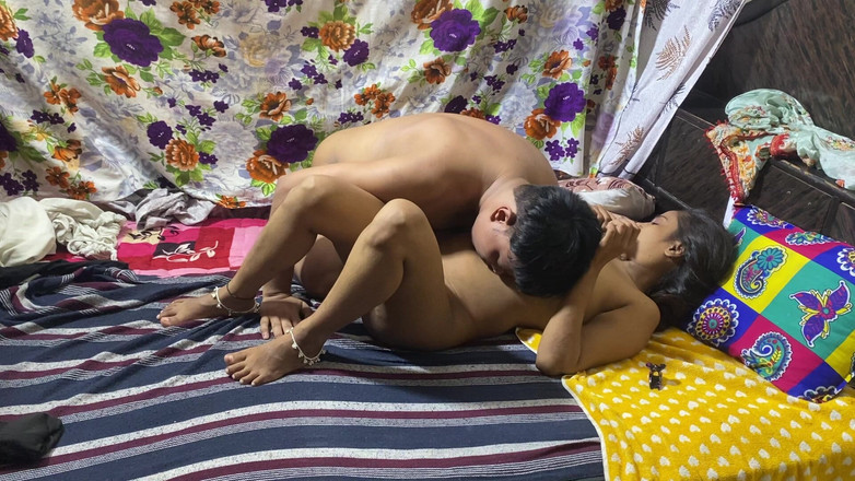 Hindi-Sex: Miłość do prawdziwej indyjskiej pary domowej roboty seksu