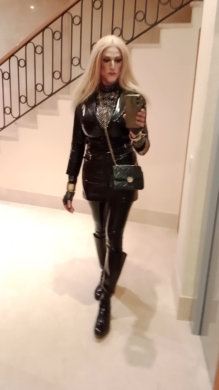 Tatiana Zorrita: Vinyl 2