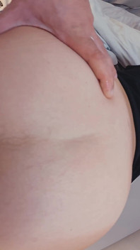 Pierwszy milf anal z ogromnym kutasem