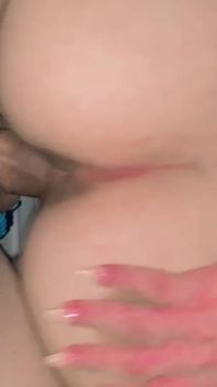 Il mio cazzo mangia un grosso culo bagnato con movimento