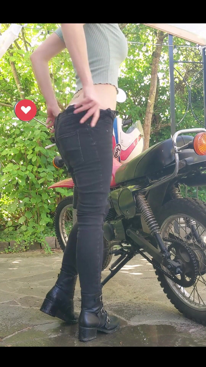 Lilux69: Rychlá čůrací přestávka