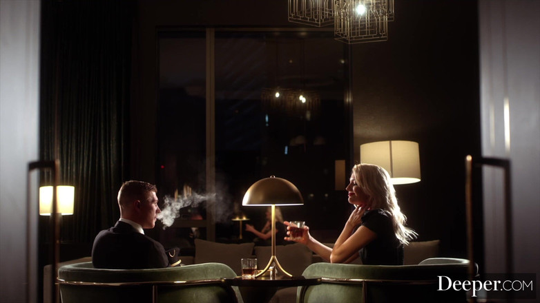 Deeper: 更深。Domme Kenna和oliver分享她最喜欢的奴隶Coco