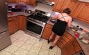 Erin Electra: Мачуха отримує це на кухні від пасинка після розлучення