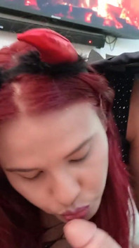 할로윈을 조심하세요: 정액을 빼는 괴물 같은 지나 코스프레