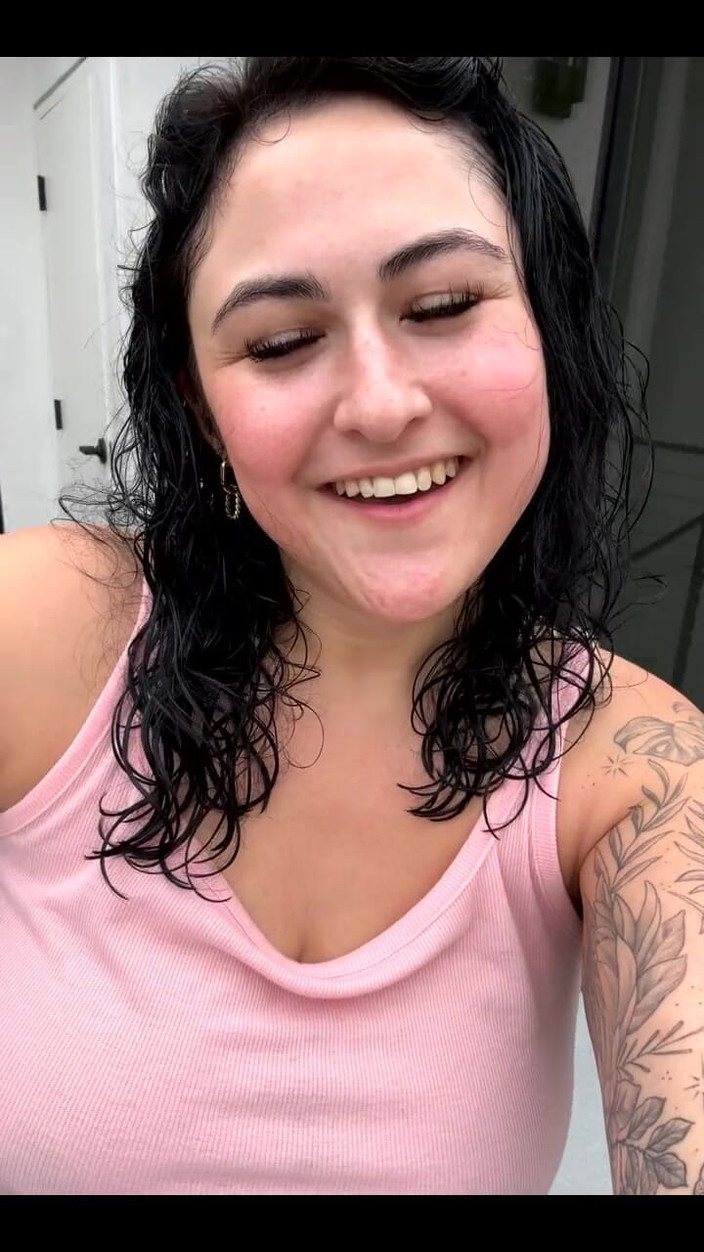 Josie Jaxxon: 早上好来自 la 的奶子！