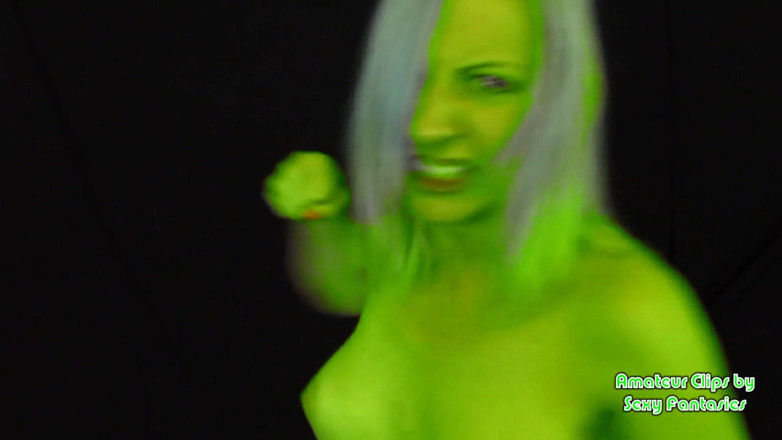 Brittany Lynn: She Hulk fidanzato sorpresa crescere spinto