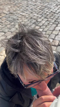 Sexo En El Monumento Soviético Con La Abuela Anal