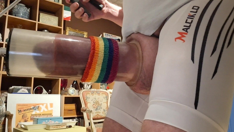 Monster_Meat_: Pompalar!! Son derece büyük penis