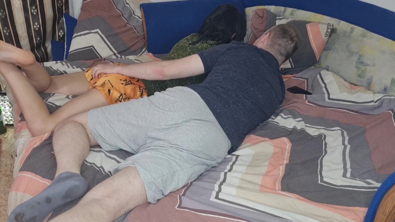 Viktoria_sekret: Ehefrau von freund vor cuckold gefickt