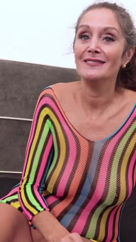 Hot Mature Mavi Gets Her First Squirt Thanks to This Playful Older Guy