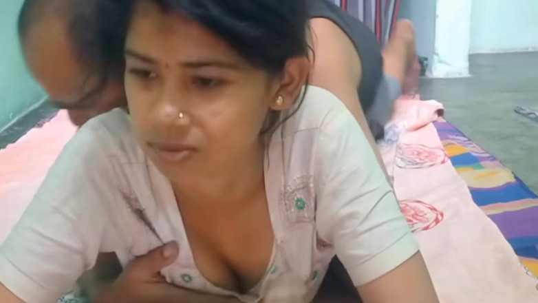 Sexy Girlfriend Girl: Fratele vitreg încearcă această șmecherie ciudată