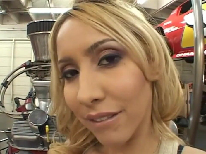 American Idol X: She needs the big cock from behind