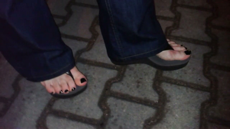 Heelex: Platform Thongs