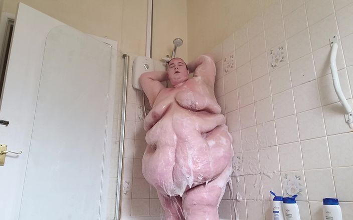 SSBBW Lady Brads: Sacudidas en la ducha y lavado pt 3