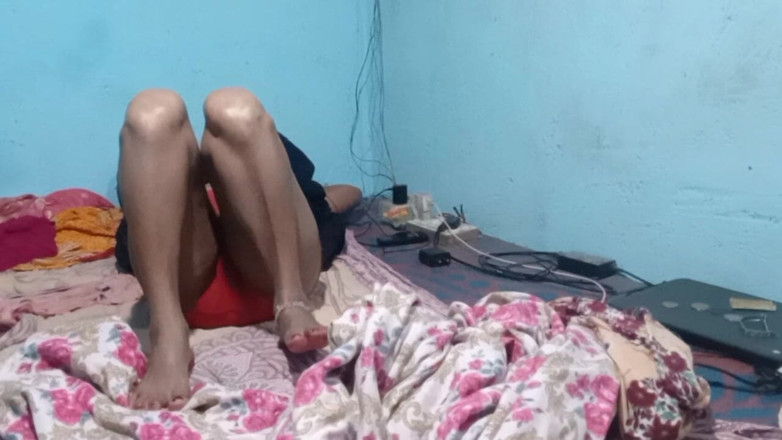 Bengaliauntykichut: 인도시 케 라드카 Aakar Raat Mein Chod Gairi Kalii Chut