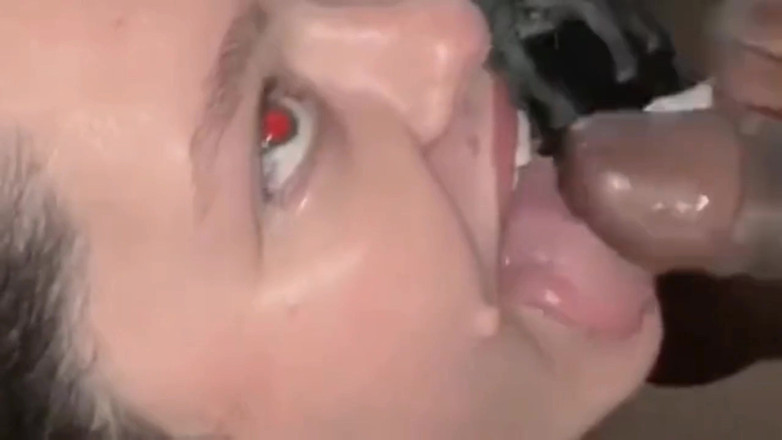 Real homemade BBW BBC porn: कॉलेज गर्ल पोशाक में बड़ा काला लंड मेरे मुंह और मोटी चूत को चोद रहा है