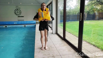 Sammie Cee: Recenzie a echipajului cu salvare în piscină