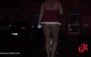 German Kink: Lisa se plimbă goală, doar în ținuta ei sexy de Crăciun