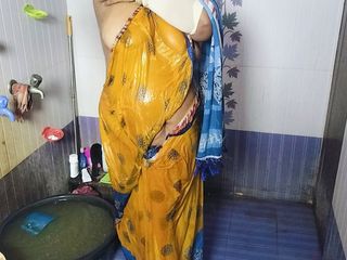 Hot bhabi: Desi Anuty Ki timp de duș sexy