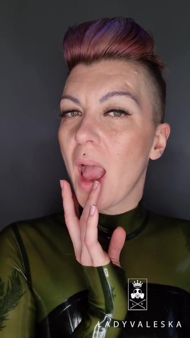 Lady Valeska: Przygotowuję usta na randkę