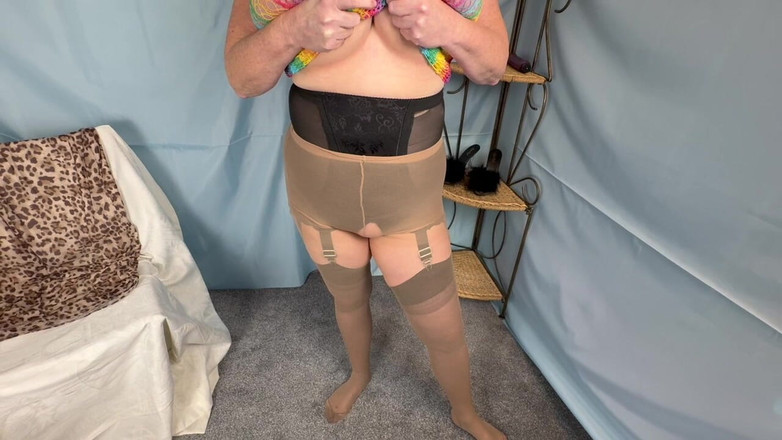 Aunty Sandra vintage girdle queen: Vgq14 Tetička Sandra Se Znovu Vrstvila