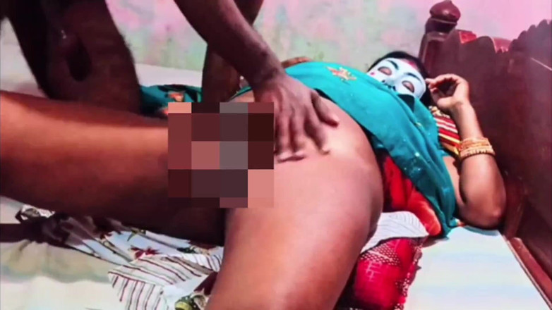 Puja bhabhi hot: Šukání v posteli zezadu