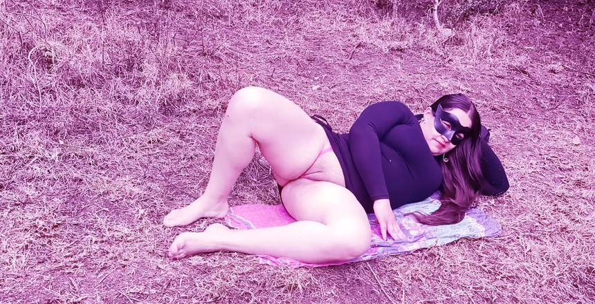 Valery Saenz xxx: Fox in the forest - olahraga