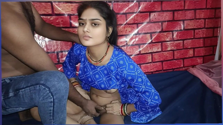 Ramashish: 继兄弟继妹观看非常粗暴的性爱视频和印度性色情视频