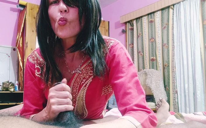 Bolly Karma: Çikolata ve büyük siyah yarağı seviyor!